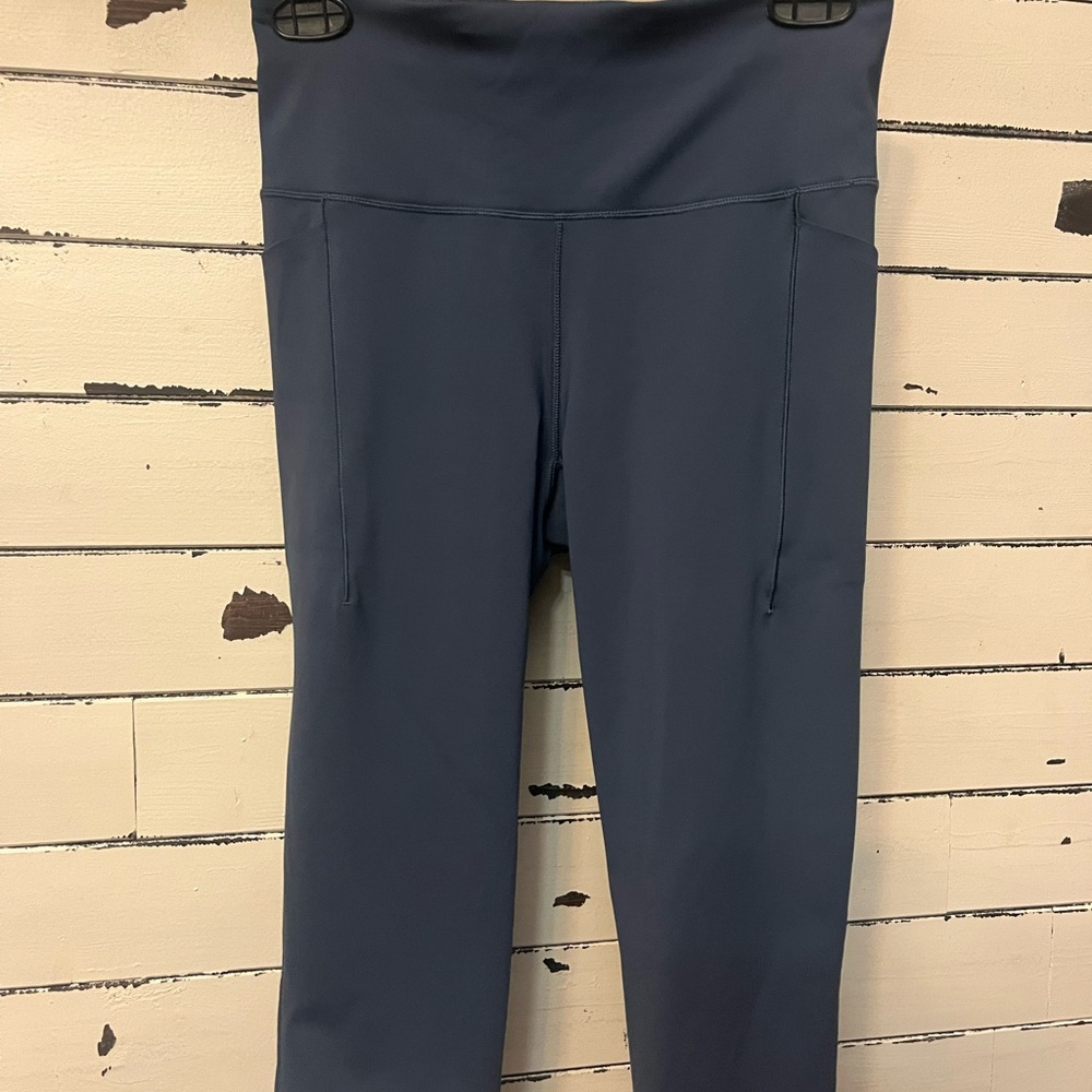 High-Waist Navy Leggings with Side Pockets